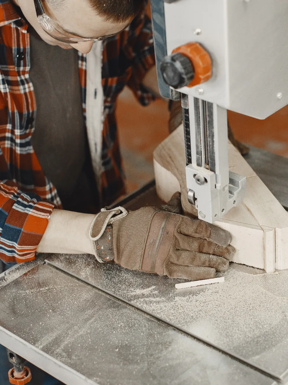 Manufacturing of kitchen countertops